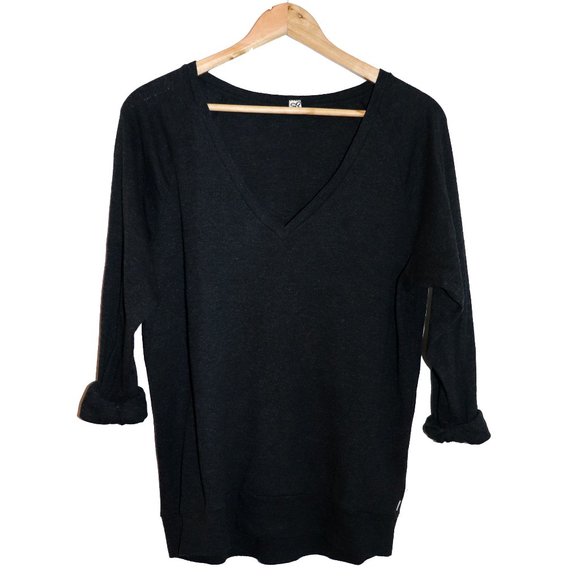 💫 3/$30 - TNA V-Neck Sweater